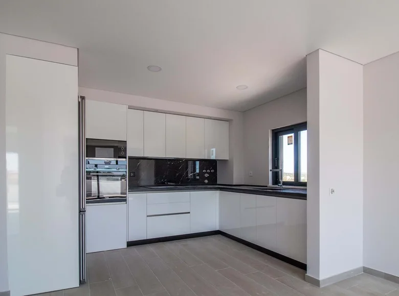 2 bedroom apartment 98 m² Quelfes, Portugal