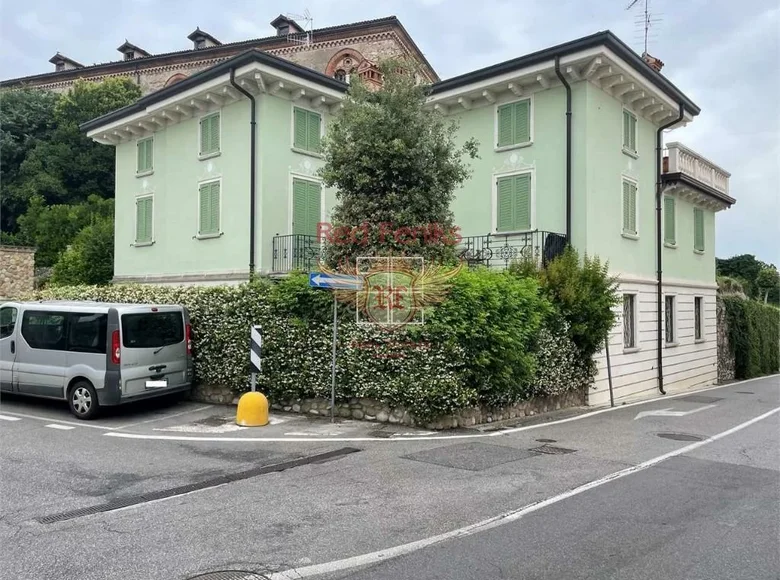 Mieszkanie 3 pokoi 75 m² Desenzano del Garda, Włochy