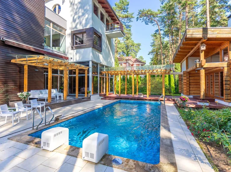 Villa de 4 dormitorios  Jurmala, Letonia