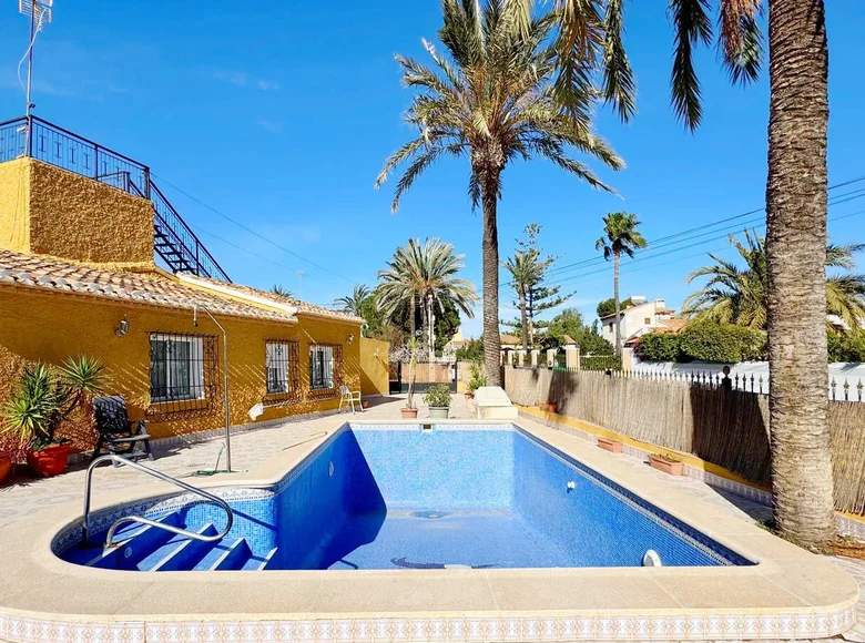 Szeregowiec 4 pokoi 104 m² Orihuela, Hiszpania