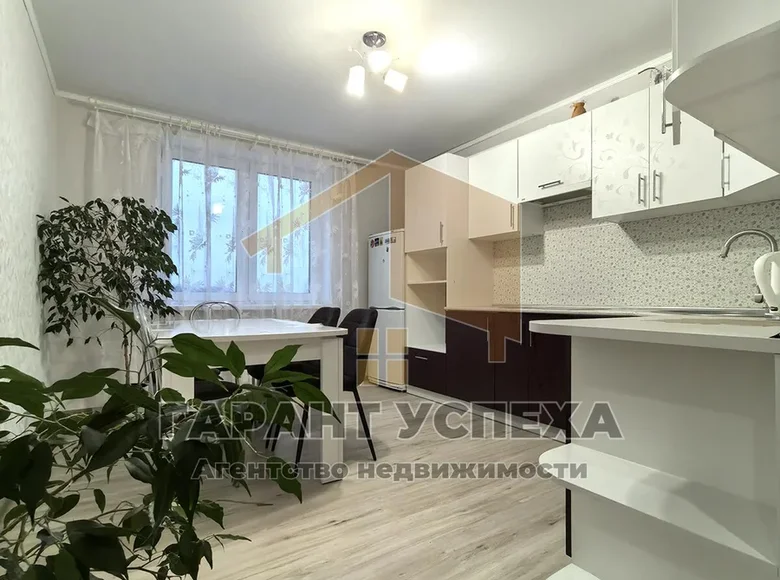 Квартира 2 комнаты 57 м² Жабинка, Беларусь