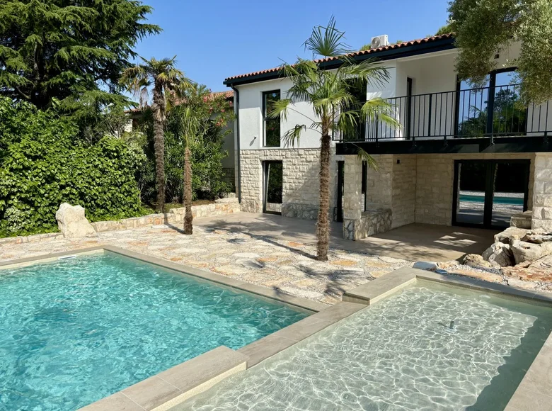 5-Schlafzimmer-Villa 372 m² Umag, Kroatien