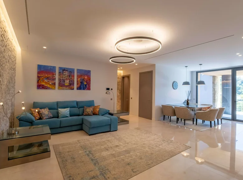 Villa 12 Schlafzimmer 1 339 m² Benahavis, Spanien