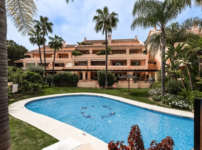 2 bedroom apartment 266 m² San Pedro Alcantara, Spain