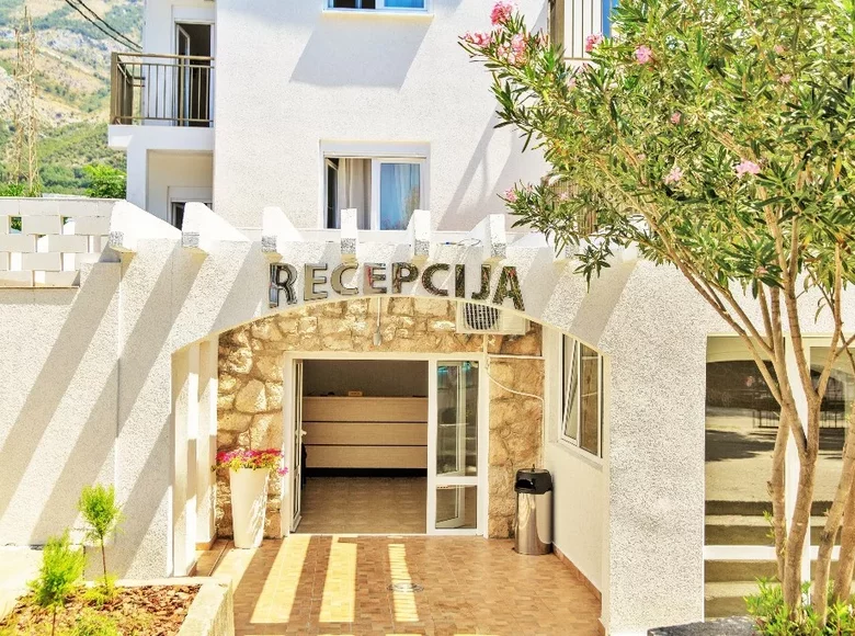 Hotel 376 m² dindinovici, Montenegro