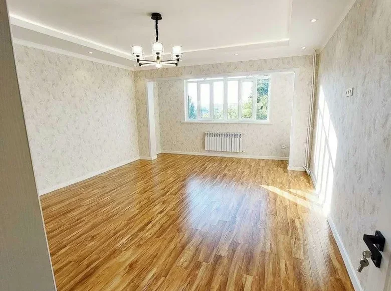 Kvartira 3 xonalar 78 m² Khanabadda