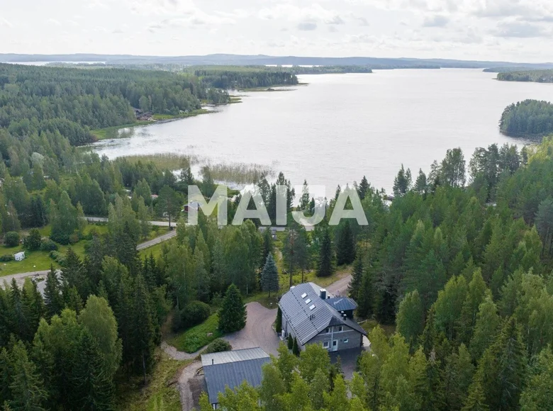 Casa 8 habitaciones 381 m² Laukaa, Finlandia