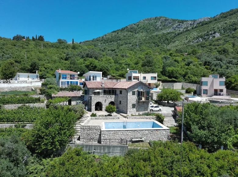 Haus 4 Schlafzimmer 300 m² Susanj, Montenegro