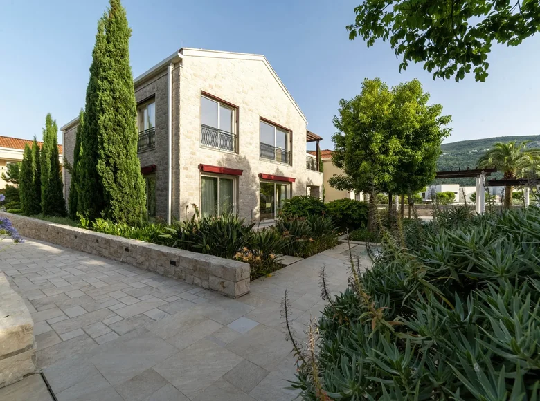 3 bedroom apartment 179 m² Kumbor, Montenegro