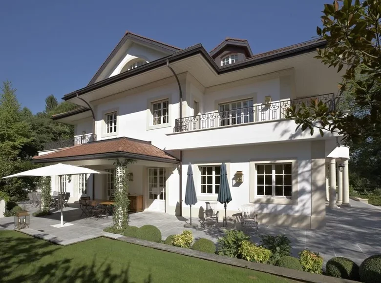 House 10 bedrooms 1 000 m² District de Lausanne, Switzerland