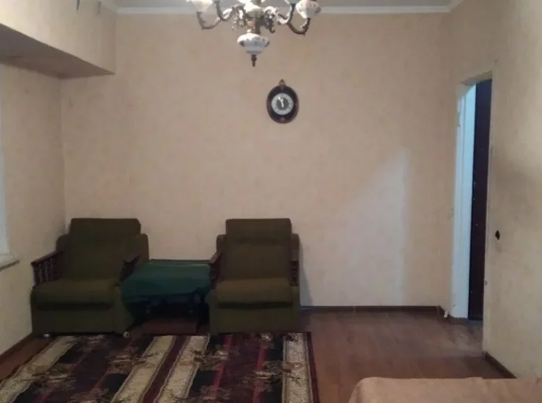 Kvartira 1 xona 42 m² Toshkentda