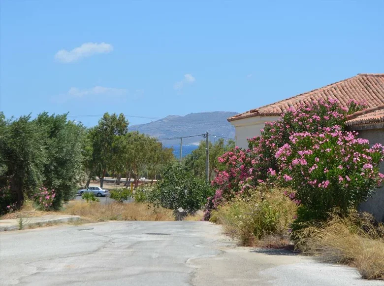 Land 1 room 60 m² Thoriko, Greece