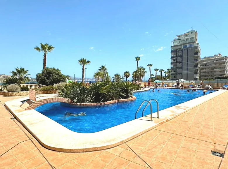 4 bedroom apartment 75 m² Calp, Spain