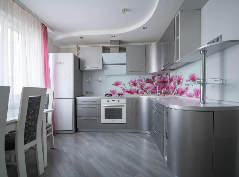 Apartamento 3 habitaciones 76 m² Minsk, Bielorrusia