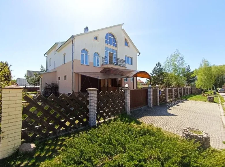 Dom wolnostojący 371 m² Kalodziscanski selski Savet, Białoruś