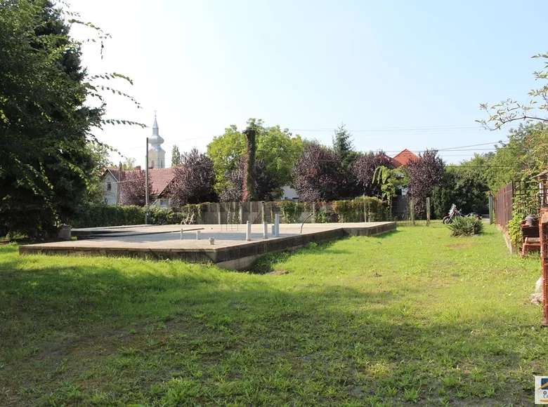 Grundstück 1 057 m² Tapiogyoergye, Ungarn