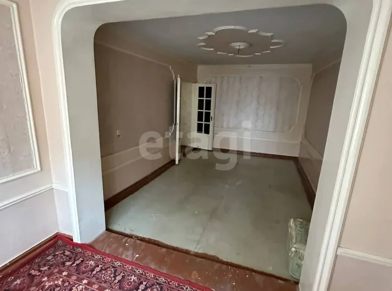 Kvartira 4 xonalar 82 m² Samarqandda