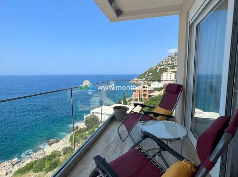 2 bedroom apartment 87 m² Dobra Voda, Montenegro