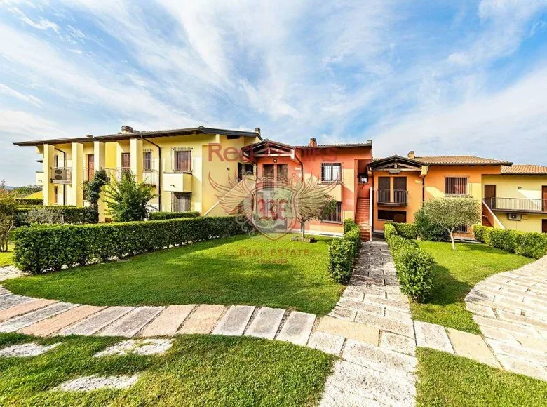 Mieszkanie 3 pokoi 55 m² Bardolino, Włochy