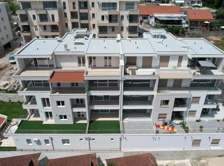 Mieszkanie 2 pokoi 88 m² Baosici, Czarnogóra