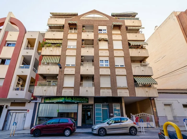 Mieszkanie 4 pokoi 85 m² Torrevieja, Hiszpania