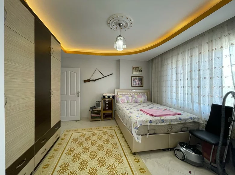 Mieszkanie 4 pokoi 185 m² Yaylali, Turcja