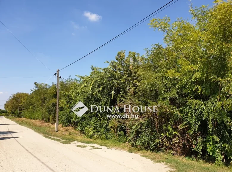 Land 9 661 m² Dabas, Hungary