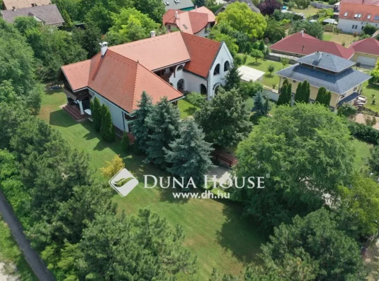 House 380 m² Fejér, Hungary