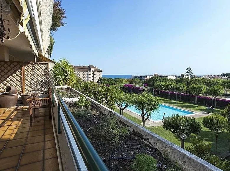 4 bedroom apartment 153 m² Costa del Maresme, Spain