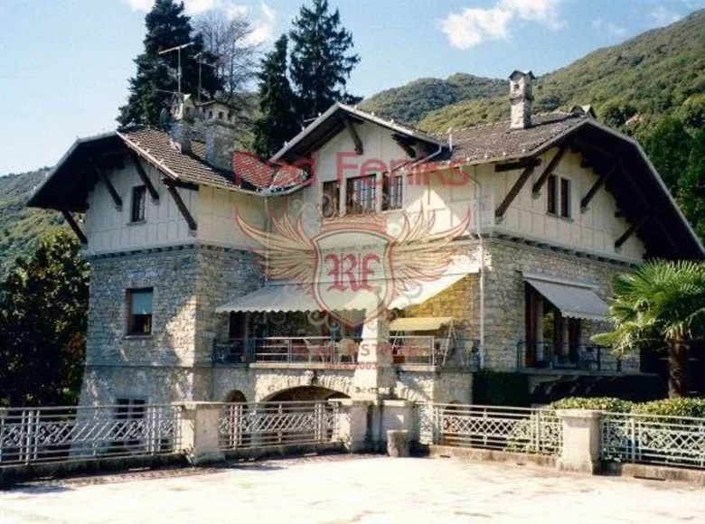 5 bedroom villa 1 670 m² Lago Maggiore, Italy
