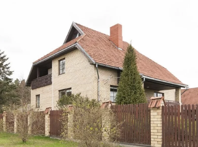 6 room house 350 m² Spunciems, Latvia