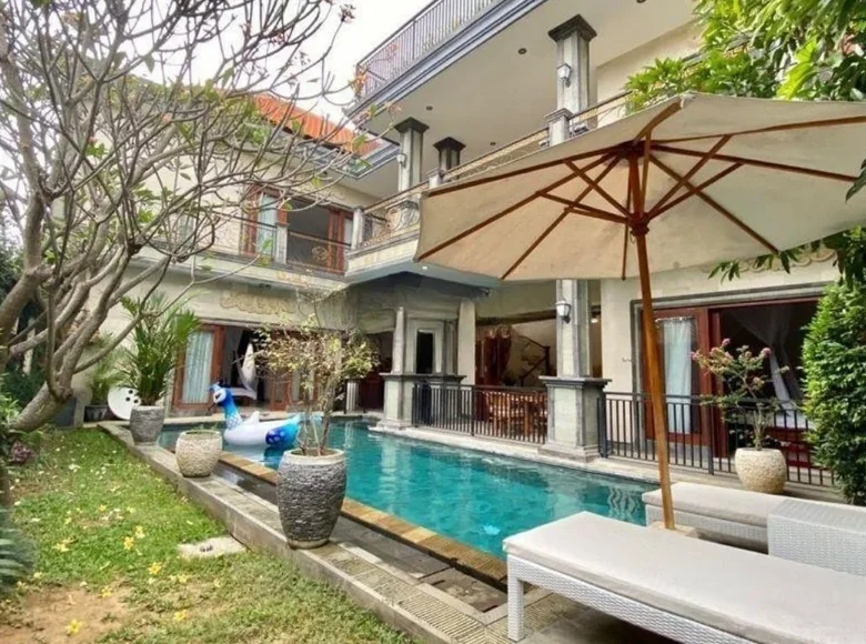 4 bedroom Villa 400 m² Tibubeneng, Indonesia
