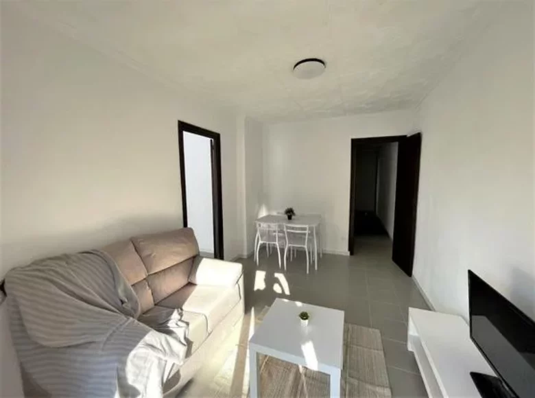 Mieszkanie 3 pokoi  Alicante, Hiszpania
