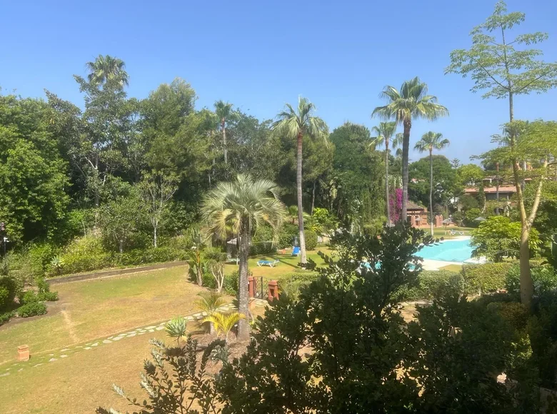 Mieszkanie 3 pokoi 174 m² San Pedro Alcantara, Hiszpania