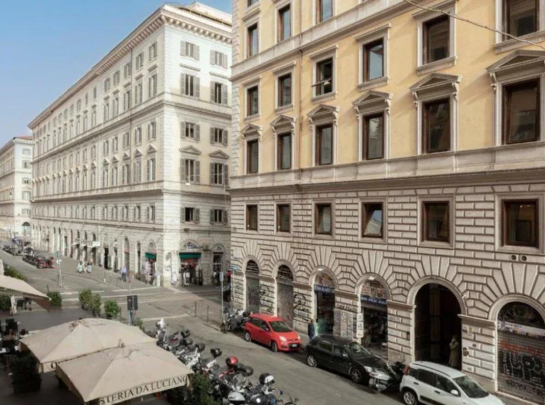 Hotel 2 000 m² in Roma Capitale, Italy