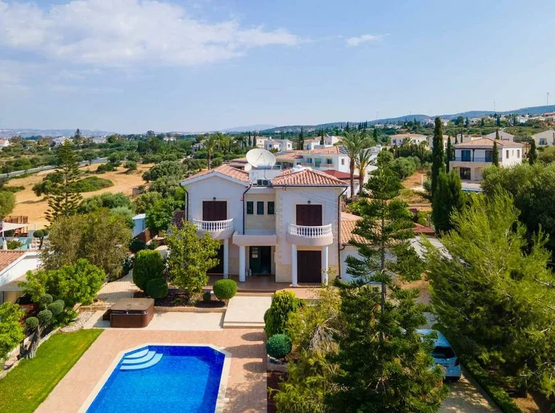 4 bedroom Villa 251 m², Cyprus