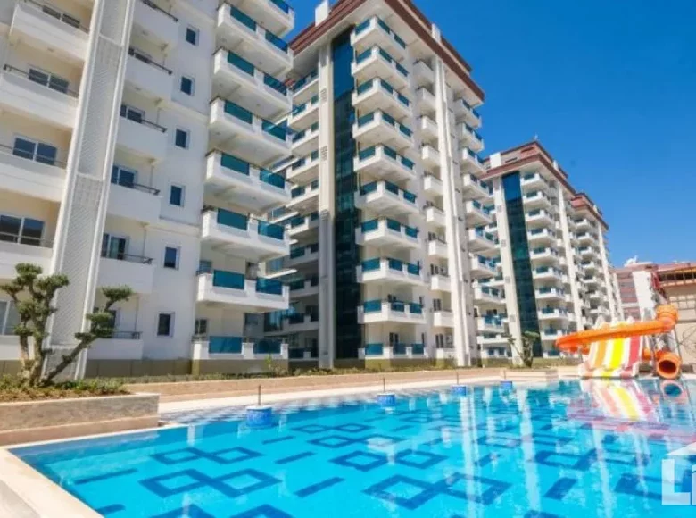 Mieszkanie 2 pokoi 120 m² Alanya, Turcja
