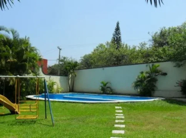 Дом 3 спальни 550 м² Tres de Mayo, Мексика