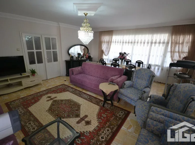 Квартира 4 комнаты 220 м² Силифке, Турция