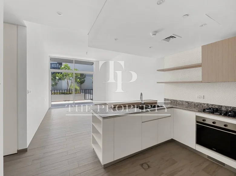 Квартира 1 комната 976 м² Дубай, ОАЭ