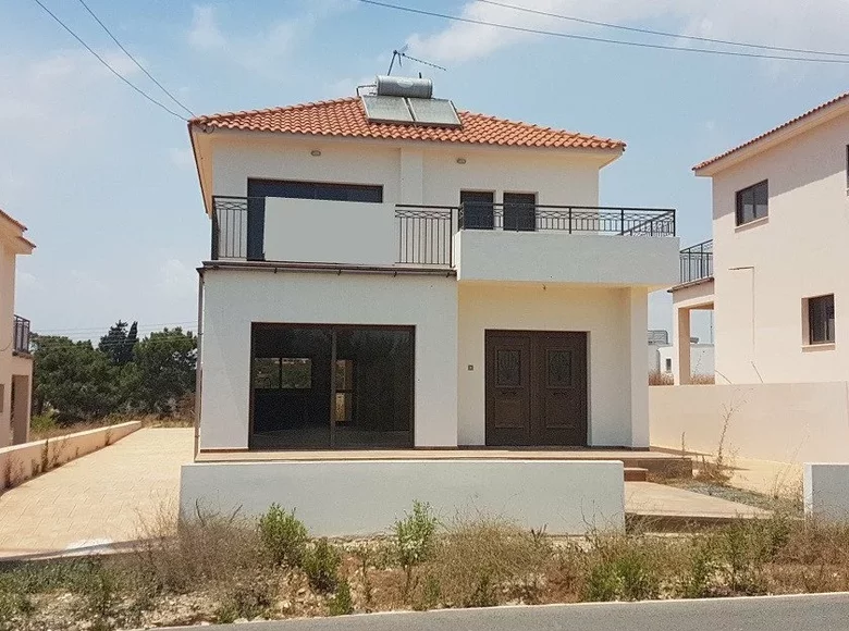 Investment 614 m² in Mazotos, Cyprus