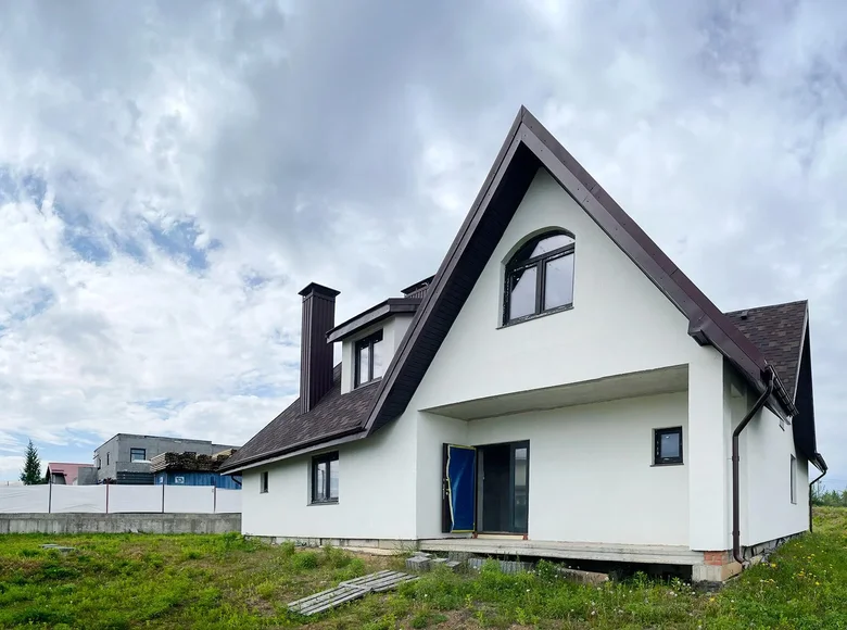 Chalet 345 m² Chaciezyna, Bélarus