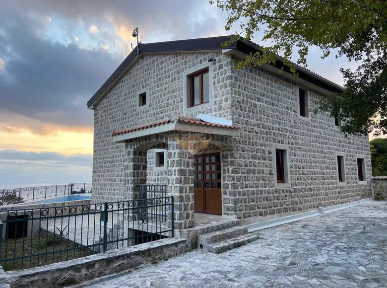 Haus 6 Zimmer 388 m² Bukovik, Montenegro