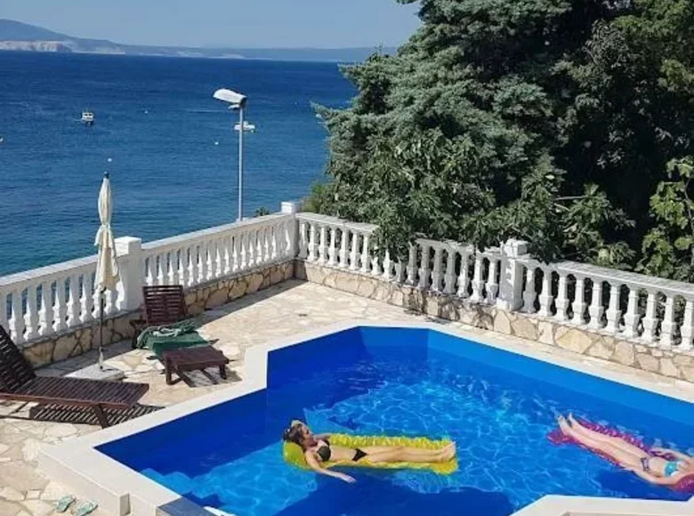 6 bedroom villa 220 m² Novi Vinodolski, Croatia
