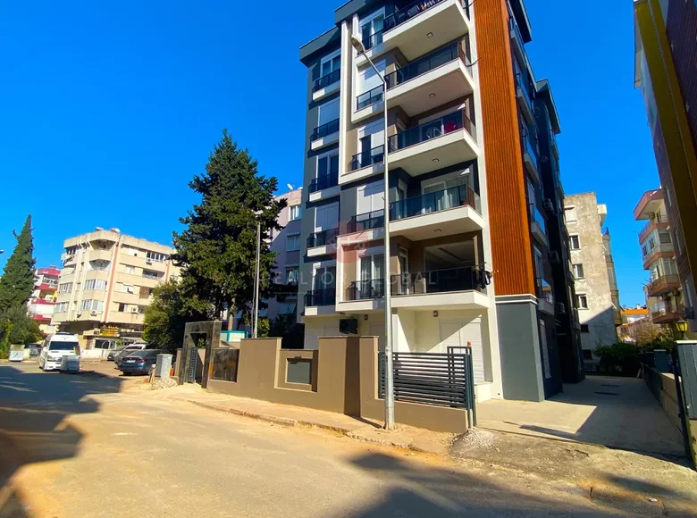 2 bedroom apartment 90 m² Muratpasa, Turkey