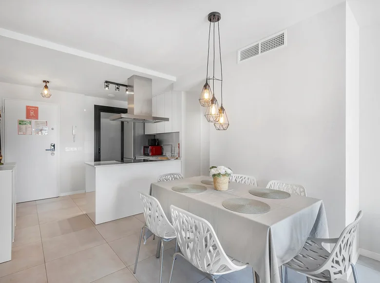 2 bedroom apartment 70 m² Urbanizacion Mil Palmeras, Spain