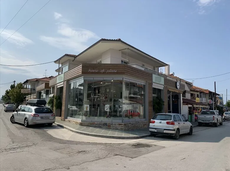 Commercial property 580 m² in Nikiti, Greece