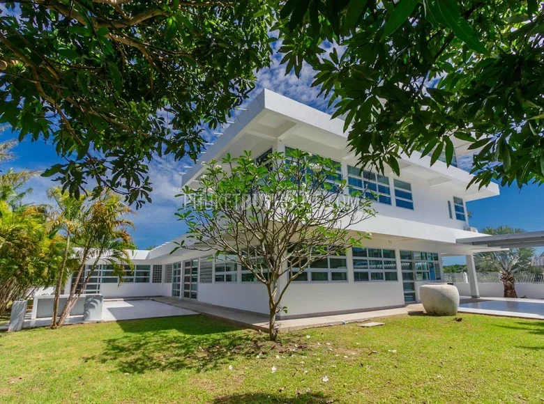 4 bedroom Villa 600 m² Rawai, Thailand