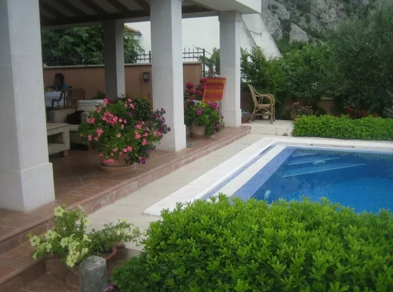 Casa 6 habitaciones 300 m² Municipio de Kotor, Montenegro