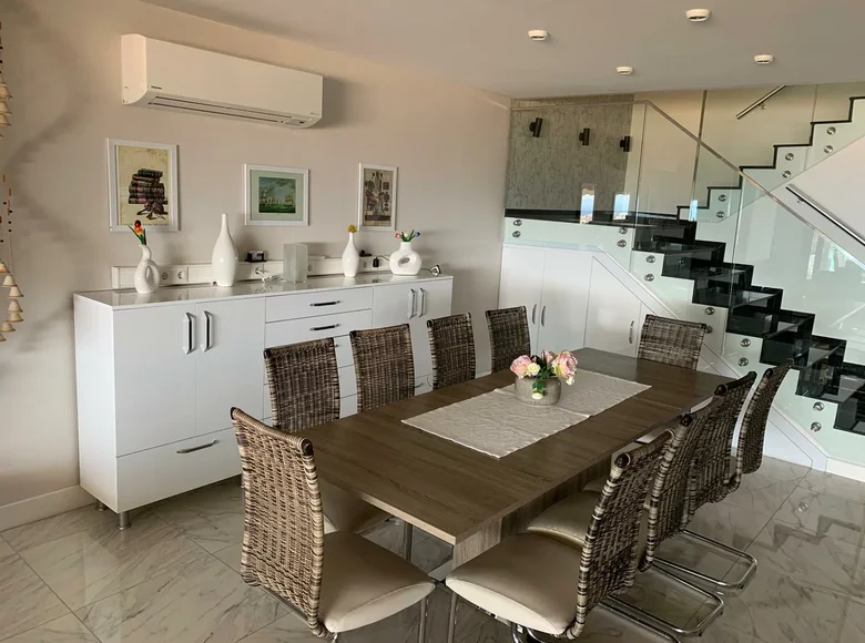 Квартира 4 комнаты 500 м² Кушадасы, Турция